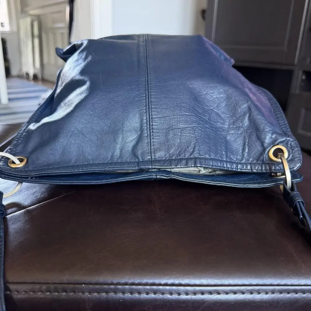 Vintage Mark Rudolph Bag Womens Medium Blue Leather Suede Lining Grommet Snap